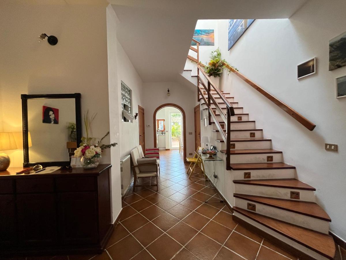 Da Sophie Villa มอนเดลโล ภายนอก รูปภาพ
